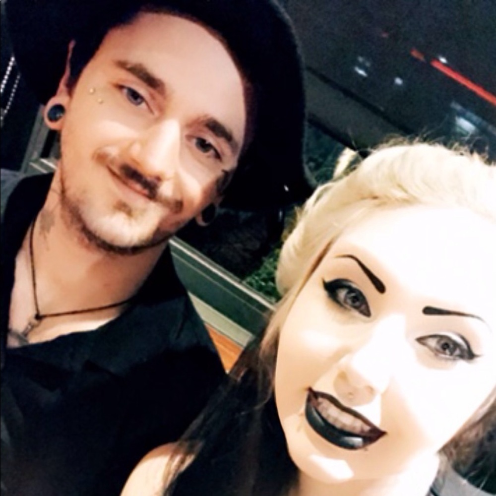 Meet your Posher, Dixie